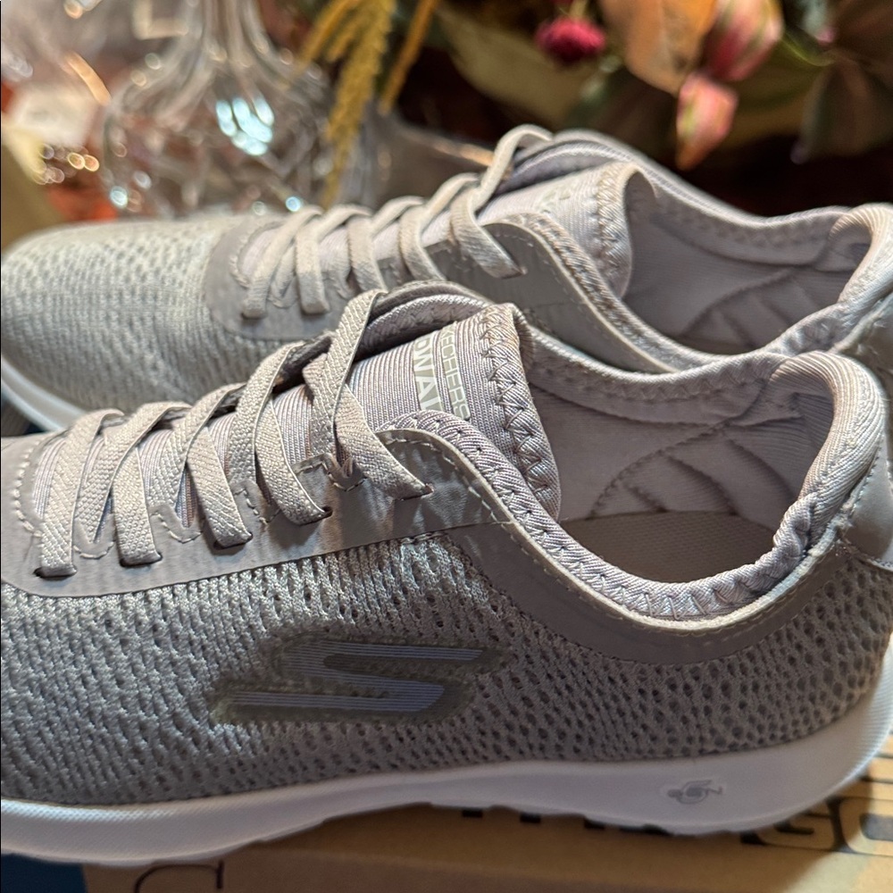 Skechers Ladies NWOT Light Gray Sneakers Size 6.5 - Picture 9 of 10